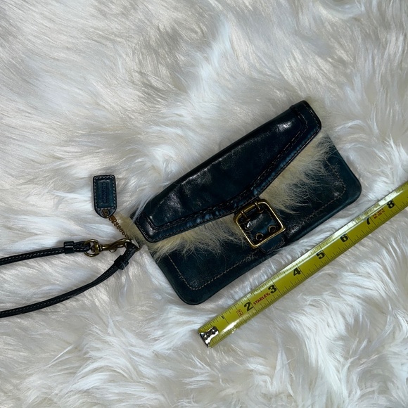 π₯π₯π₯RARE C O A C H wristlet- Blue Leather-white hair - Great Condition!!π₯π₯π₯ - Picture 10 of 12